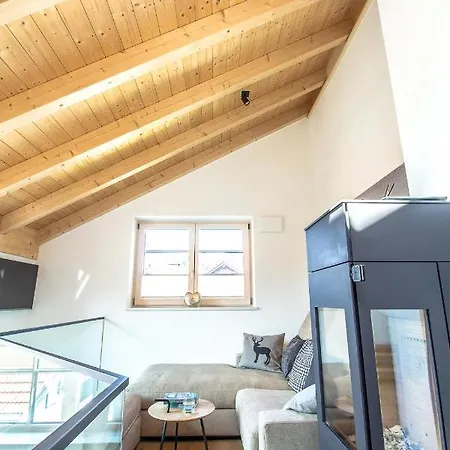 Penthouse Nr 9 * אוברשטאופן
