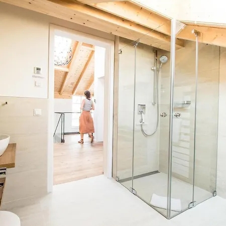 Penthouse Nr 9 *